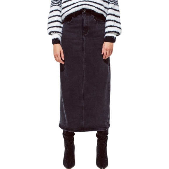 Q2 Long Denim Stretch Skirt in Black - Picture 4 of 7
